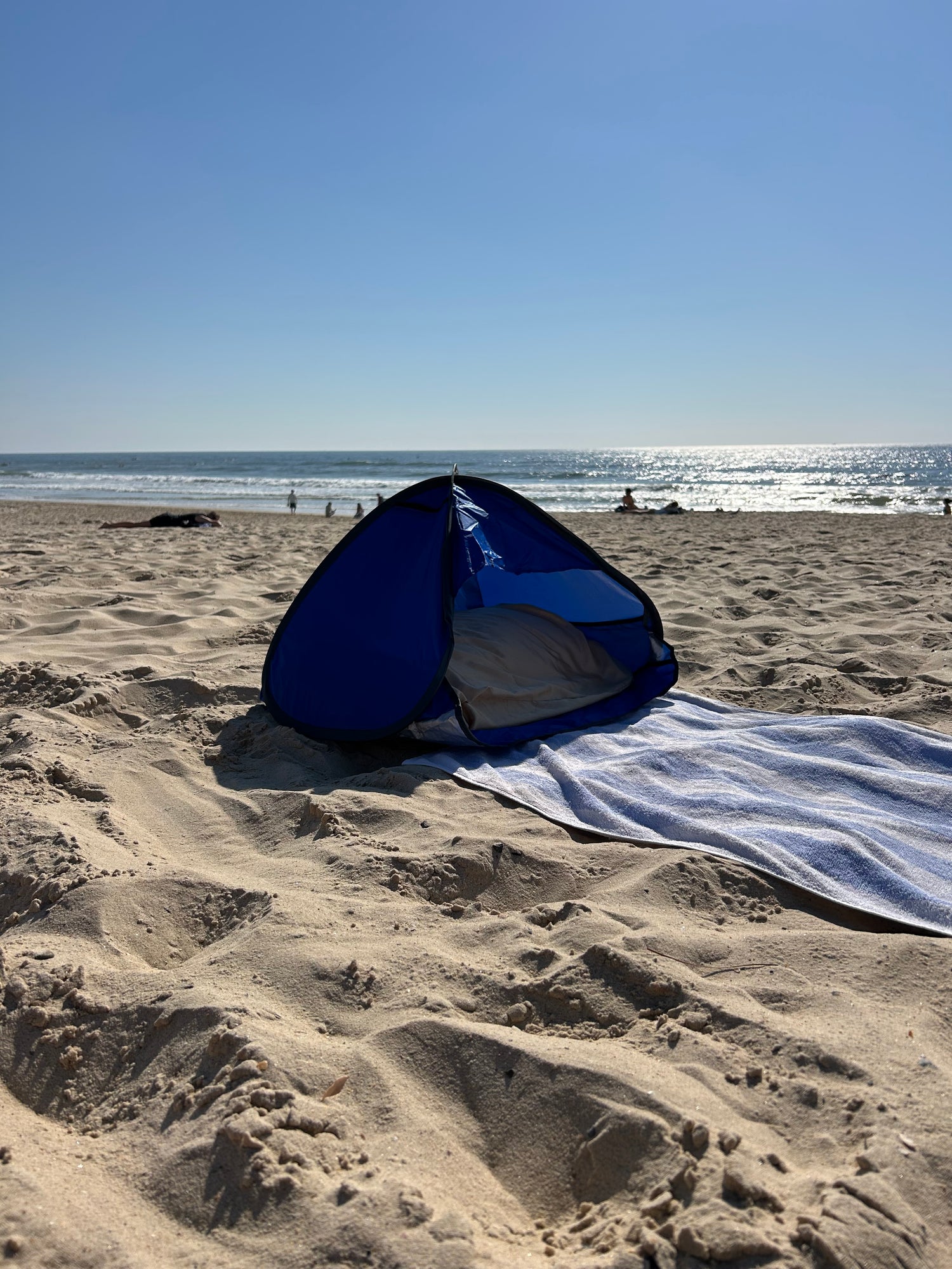 Mini pop up tent